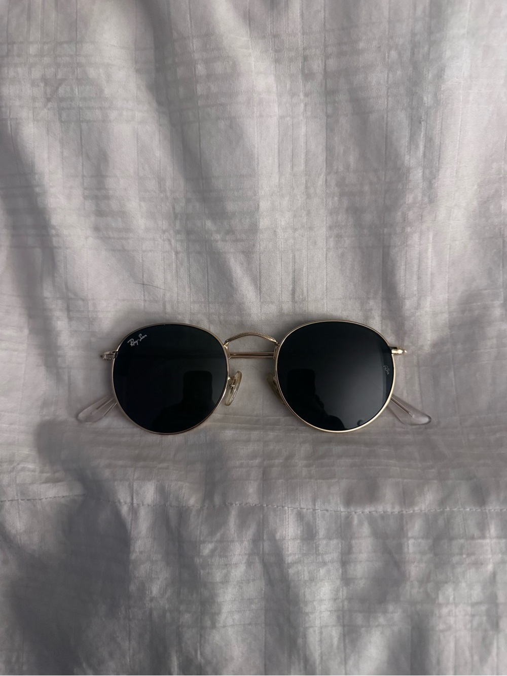 Ray-Ban Round Metal Sunglasses in Black and Gold Frame